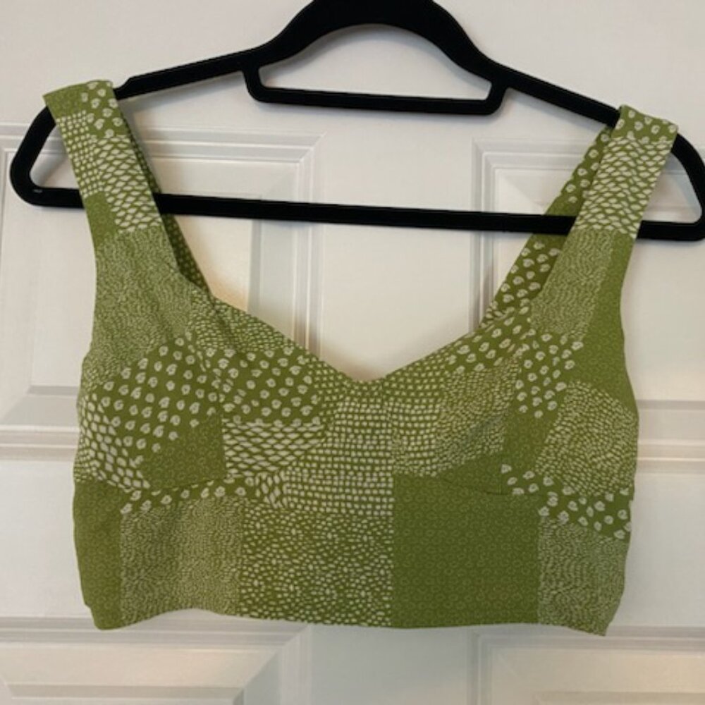 EUC Kendall and Kylie green cropped top